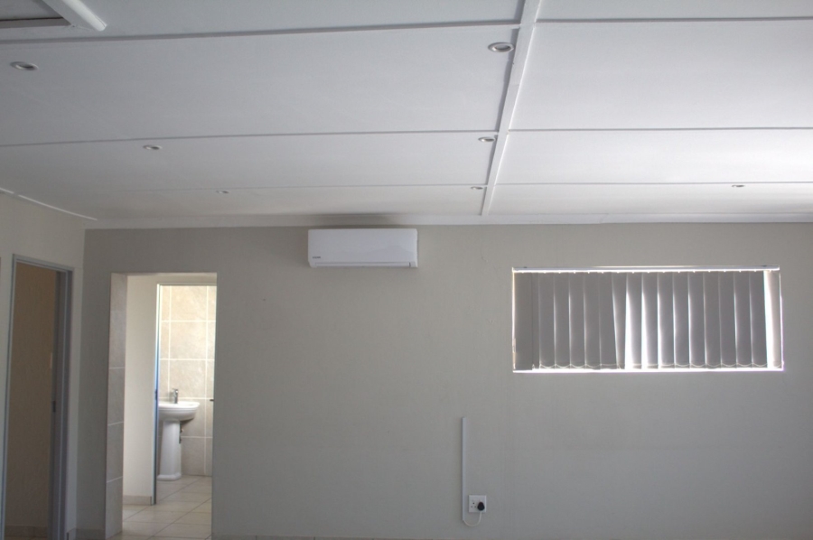 8 Bedroom Property for Sale in Universitas Free State